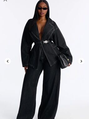 Fashion Nova Black Contrast-Stitched Wide-Leg Denim Suit